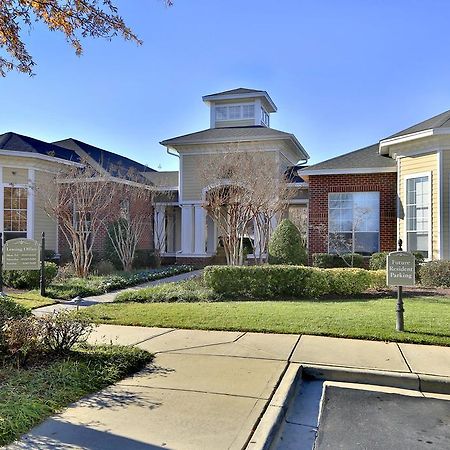 Oakwood Living Raleigh At Brier Creek Apartment Durham Exterior photo