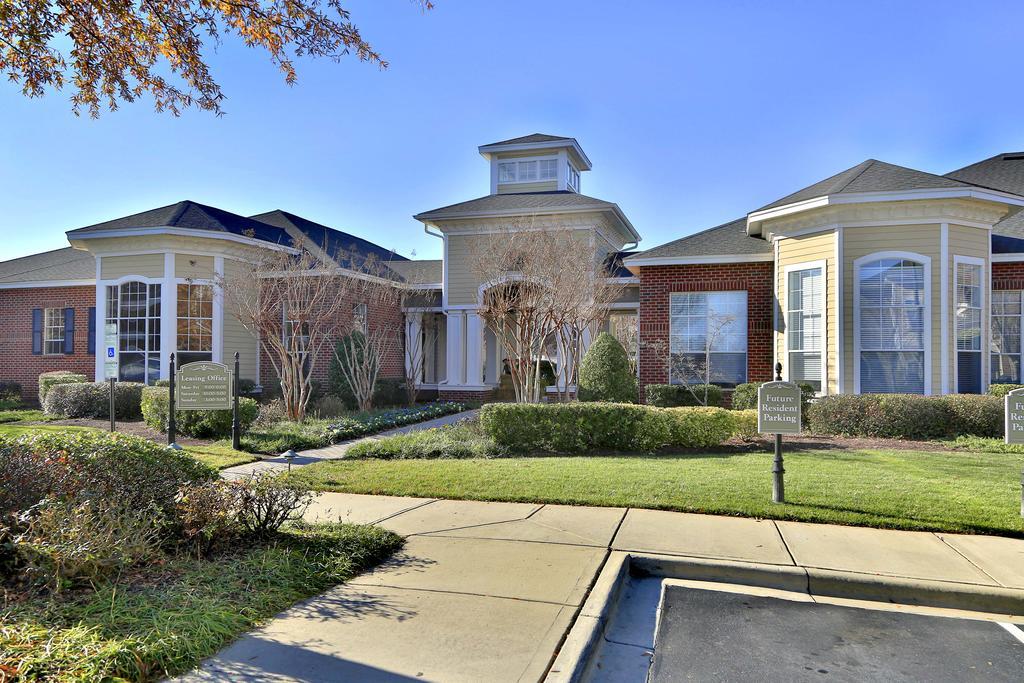 Oakwood Living Raleigh At Brier Creek Apartment Durham Exterior photo
